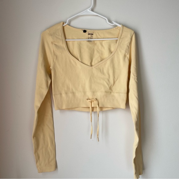 Bo + Tee Ribbed Long Sleeve Active Crop Top - Picture 2 of 7